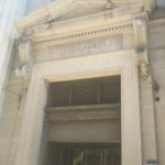 旧三井銀行大阪支店ビル正面玄関