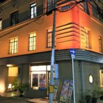 夜に撮った伏見ビルの全景