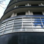 大阪瓦斯ビルの張り出し窓