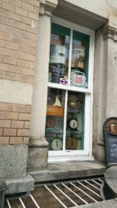 北浜レトロビルヂング窓